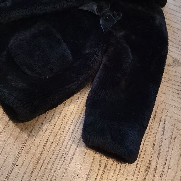 18 month black cozy furry jacket 🖤❤ - Picture 3 of 9